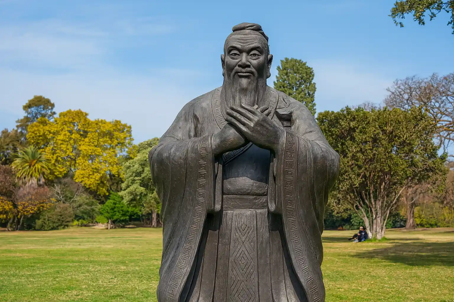 Monumento a Confucio en Plaza Sicilia donacion de la Republica Popular China