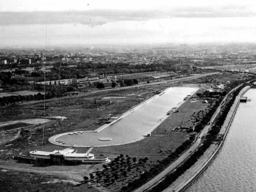 La pileta infinita de Aeroparque