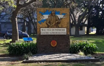 La memoria de Malvinas permanece en pie el monumento al soldado Claudio Alfredo Bastida en el Regimiento de Patricios